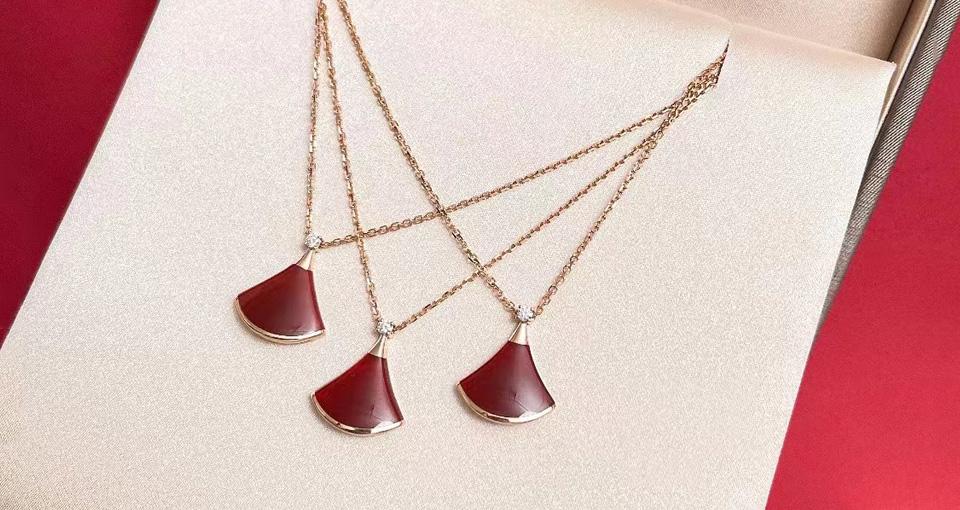 寶格麗小扇子回收價(jià)格是否能占原價(jià)一半