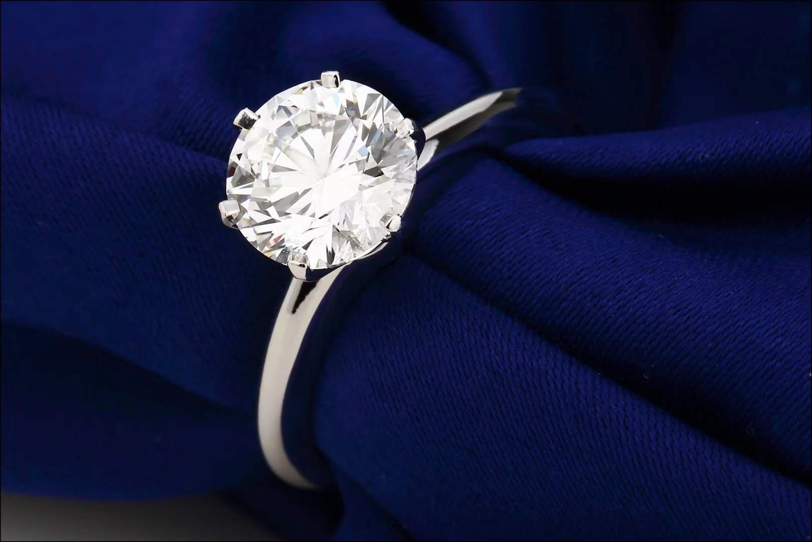 長(zhǎng)沙蒂芙尼鉆戒回收一克拉多少錢