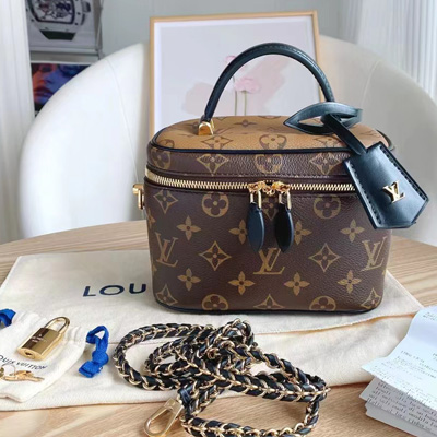 為什么說LV是回收價(jià)格最穩(wěn)定的包包.jpg 為什么說LV是回收價(jià)格最穩(wěn)定的包包.jpg