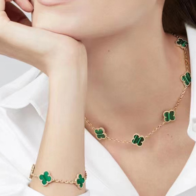 梵克雅寶是奢侈品嗎 盤點(diǎn)梵克雅寶手鏈辨別真假小技巧.jpg