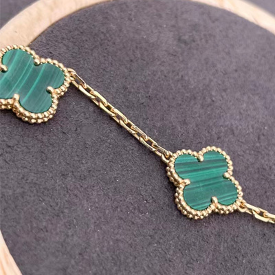 梵克雅寶是奢侈品嗎 盤點(diǎn)梵克雅寶手鏈辨別真假小技巧.jpg