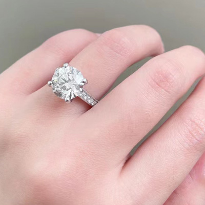 周大福鉆戒回收價(jià)格根據(jù)那幾點(diǎn)評估呢.jpg 周大福鉆戒回收價(jià)格根據(jù)那幾點(diǎn)評估呢.jpg