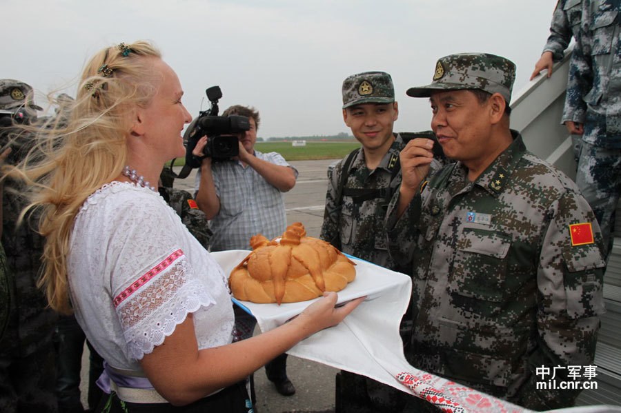 關(guān)于大批解放軍已抵達(dá)俄羅斯的真假探討——深度解析背后的真相，深度探討，所謂大批解放軍抵達(dá)俄羅斯真相解析