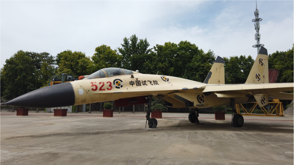 網(wǎng)友拍攝西安閻良轟-20試飛，揭秘神秘戰(zhàn)機(jī)的飛行魅力，揭秘轟-20飛行魅力，西安閻良試飛現(xiàn)場(chǎng)網(wǎng)友拍攝獨(dú)家曝光
