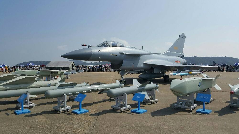 殲-10戰(zhàn)斗機(jī)，技術(shù)實(shí)力與時(shí)代的同步，并非所謂的落后，殲-10戰(zhàn)斗機(jī)，技術(shù)實(shí)力與時(shí)俱進(jìn)，非落后之談