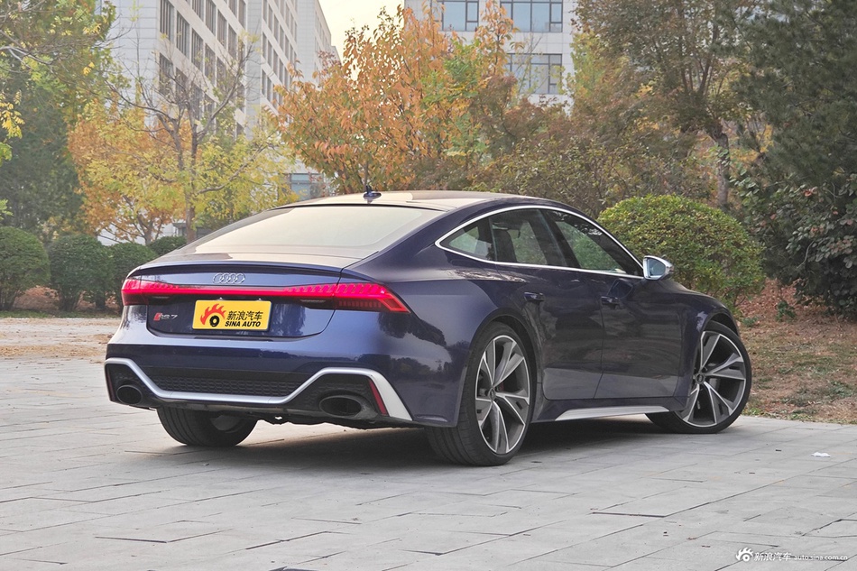 奧迪RS7報價及性能詳解，奧迪RS7詳細(xì)報價與性能解析