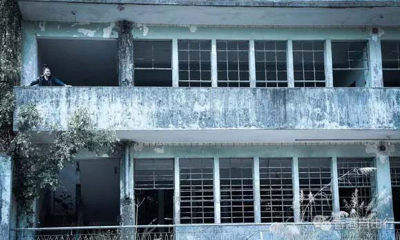 香港十大鬧鬼酒店，神秘背后的故事，香港十大鬧鬼酒店揭秘，神秘背后的傳奇故事