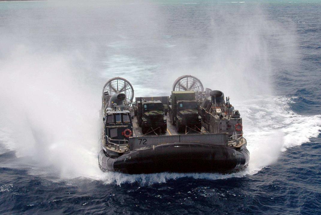 揭秘世界上最小的航母，探索袖珍航母的奧秘，揭秘袖珍航母，世界上最小的航母探索之旅