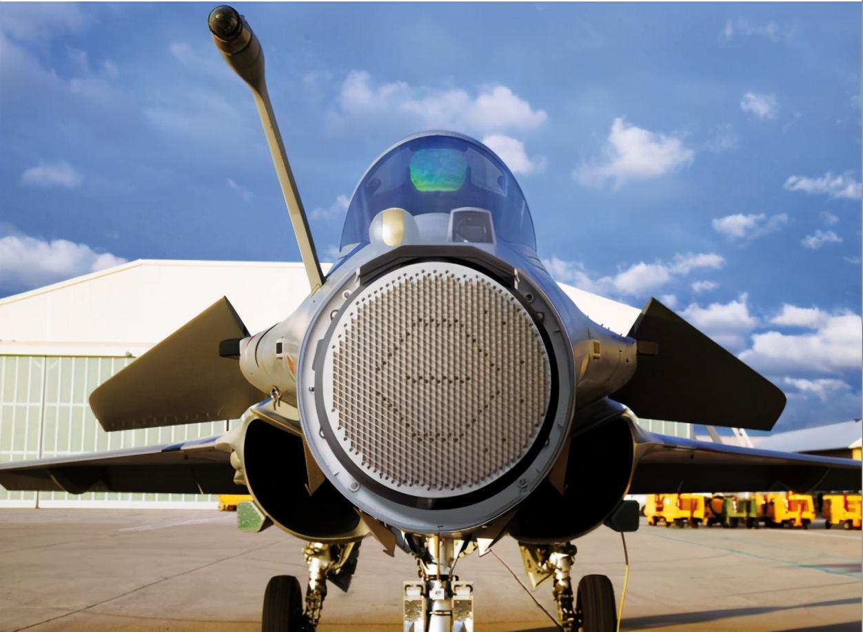 殲十C戰(zhàn)斗機(jī)參數(shù)詳解，殲十C戰(zhàn)斗機(jī)性能參數(shù)全面解析