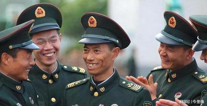 軍士長(zhǎng)是什么級(jí)別？深入了解軍士長(zhǎng)的職責(zé)與地位，軍士長(zhǎng)的職責(zé)與地位，揭秘軍士長(zhǎng)的級(jí)別與角色