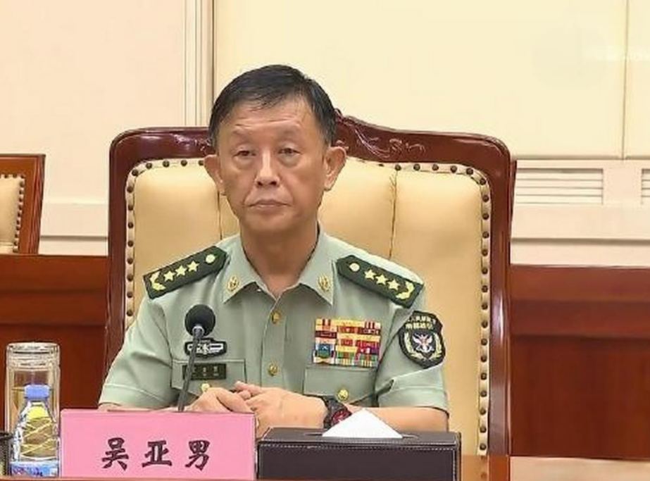 現(xiàn)任南部戰(zhàn)區(qū)司令員，領(lǐng)導(dǎo)力與戰(zhàn)略視野的展現(xiàn)，南部戰(zhàn)區(qū)司令員展現(xiàn)領(lǐng)導(dǎo)力與戰(zhàn)略視野