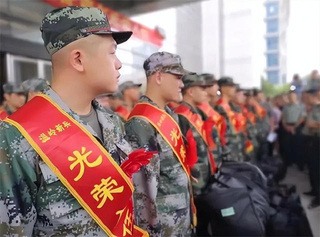 為什么大二當(dāng)兵最劃算？深度解析背后的優(yōu)勢(shì)與價(jià)值，大二當(dāng)兵最劃算的原因深度解析，優(yōu)勢(shì)與價(jià)值探討