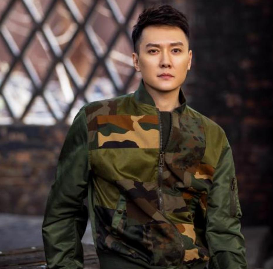 馮紹峰家世簡介，馮紹峰家庭背景簡介