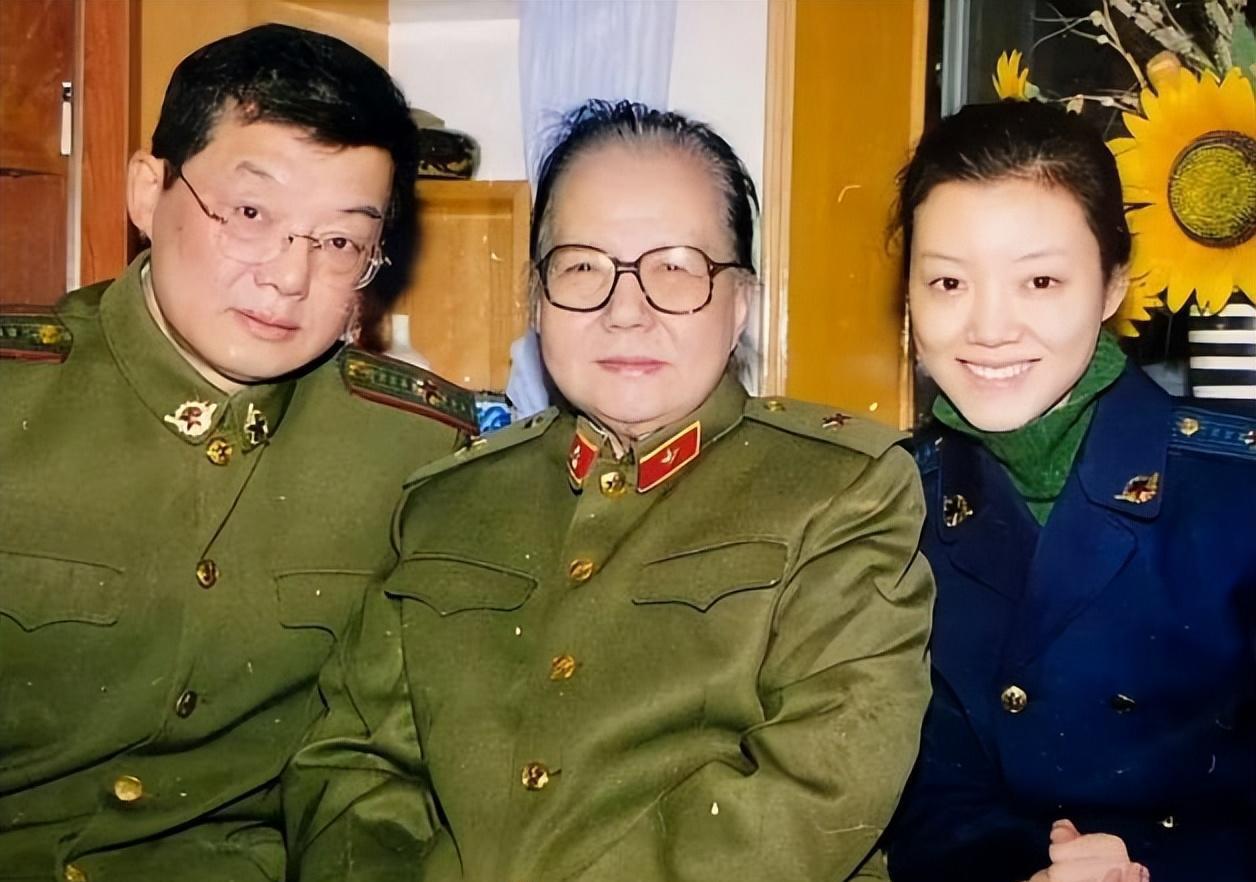 車曉彤，一位閃耀明星的全方位解讀，車曉彤，全方位解讀閃耀明星之路