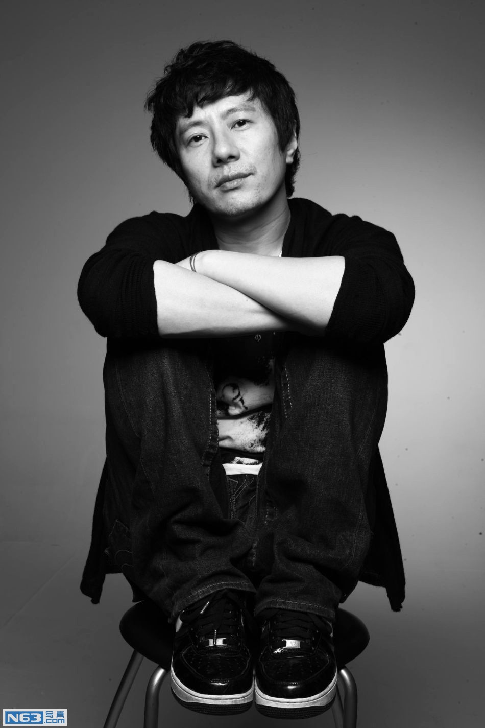 鄭鈞個(gè)人資料簡(jiǎn)介，鄭鈞個(gè)人簡(jiǎn)介