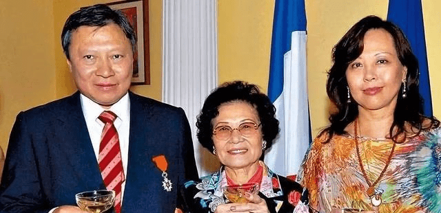 包租婆網(wǎng)賭王二肖，揭秘背后的故事與真相，揭秘包租婆網(wǎng)賭王二肖背后的故事與真相