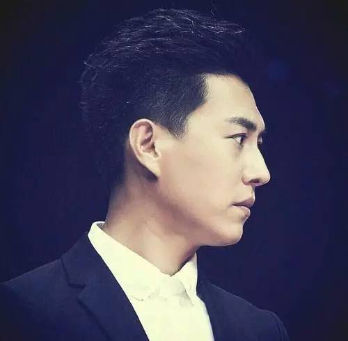 靳東父親個人資料，靳東父親的個人資料簡介