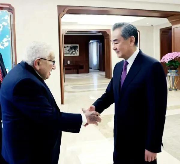 突發(fā)軍事新聞事件，全球軍事動態(tài)深度解析，全球軍事動態(tài)深度解析，突發(fā)新聞事件速遞