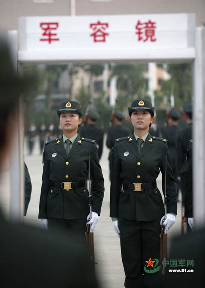 儀仗隊(duì)女兵邱婧，堅(jiān)韌與榮耀的象征，儀仗隊(duì)女兵邱婧，堅(jiān)韌之魂，榮耀之證