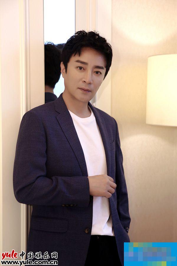 大慶何中華個人資料年齡，深度探索其生平與成就，大慶何中華生平、成就深度解析，個人資料與年齡揭秘