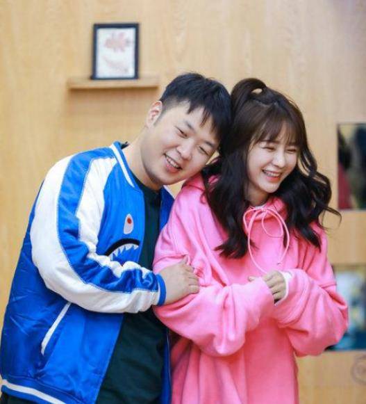 杜海濤和沈夢(mèng)辰的個(gè)人資料，揭秘兩位明星的生平，杜海濤和沈夢(mèng)辰生平揭秘，明星個(gè)人資料大揭秘