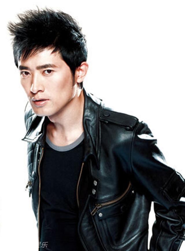 探索所有男明星的照片和名字，星光熠熠的娛樂圈風(fēng)采展示，星光熠熠，男明星照片與名字大全，娛樂圈風(fēng)采一覽無余