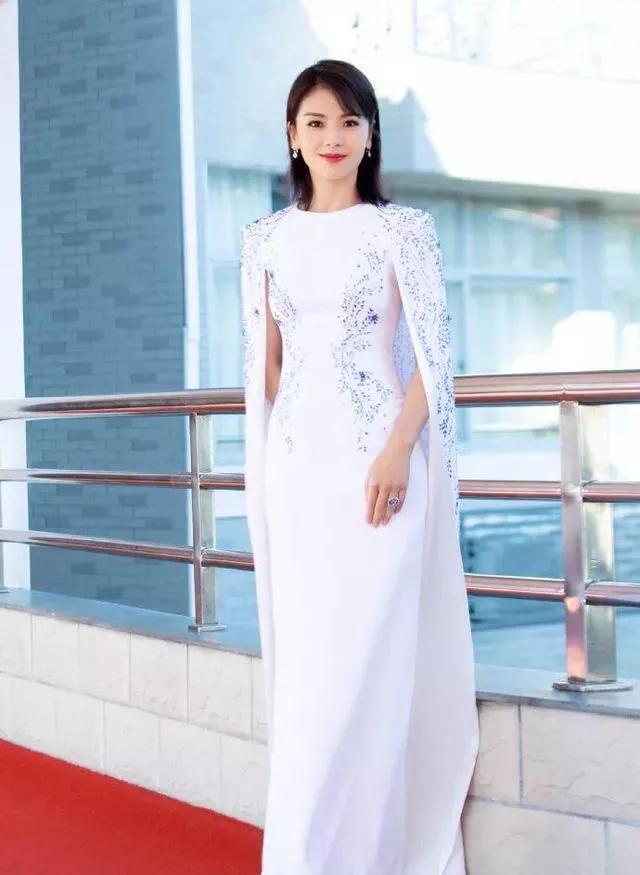 明星劉濤的個(gè)人資料，揭秘?zé)赡慌竦姆欠踩松瑹赡慌駝?，揭秘非凡人生的個(gè)人資料與傳奇經(jīng)歷