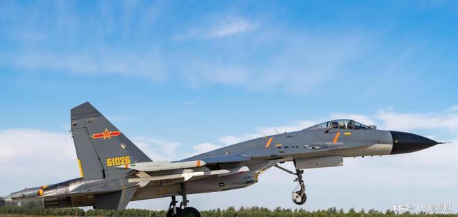 殲-11B戰(zhàn)機(jī)，揭秘中國(guó)空軍新一代戰(zhàn)斗機(jī)的先進(jìn)性，揭秘殲-11B戰(zhàn)機(jī)，中國(guó)空軍新一代戰(zhàn)斗機(jī)的卓越性能