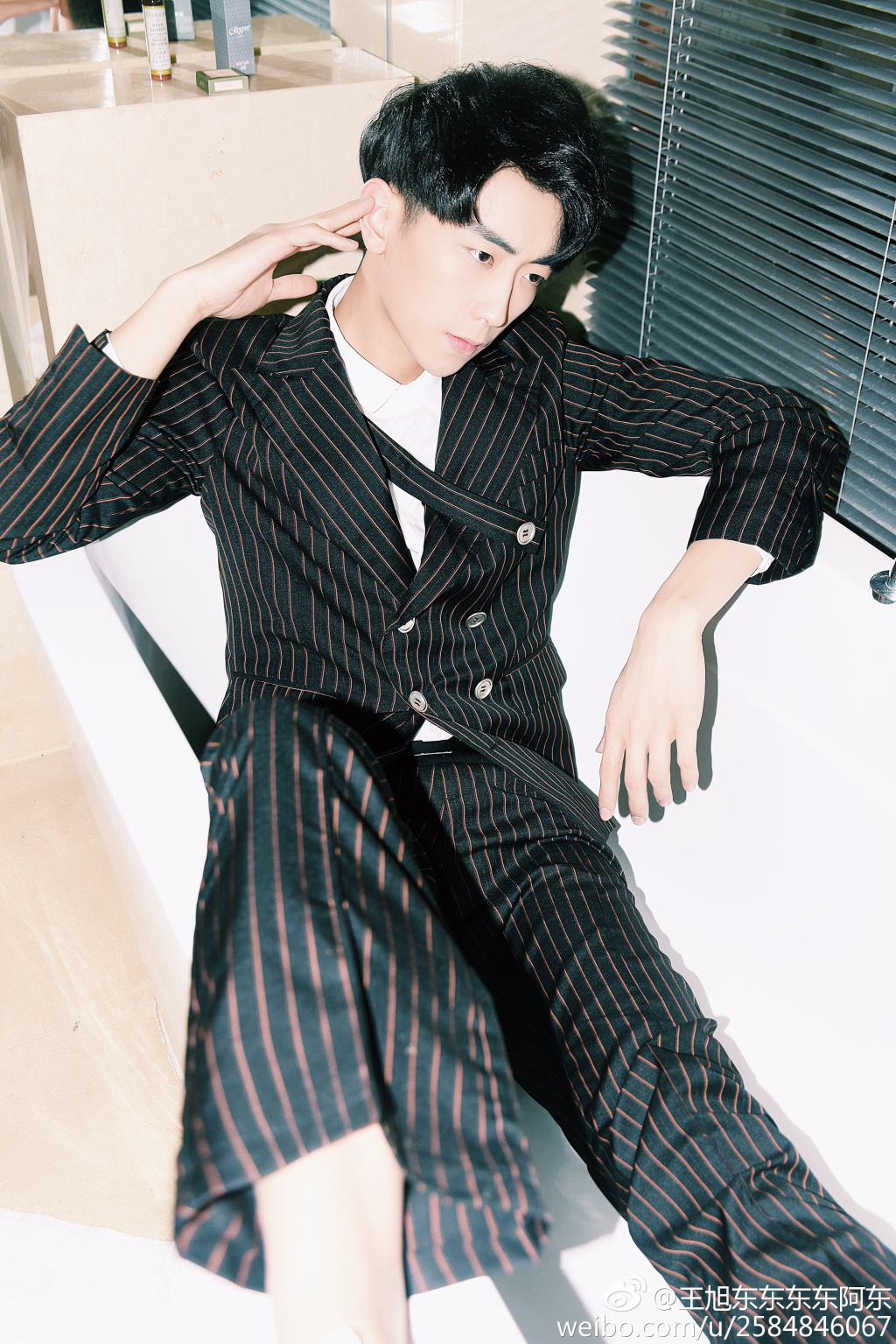 鄧一倫個(gè)人簡介，鄧一倫個(gè)人簡介，揭秘他的故事與成就