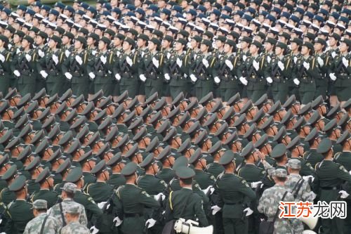 震撼心靈——觀2019年閱兵儀式有感，心靈震撼，閱兵儀式下的榮耀時(shí)刻——觀2019年閱兵有感