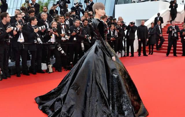 澳門最準(zhǔn)確最精準(zhǔn)龍門客棧內(nèi)容解析，澳門龍門客棧內(nèi)容深度解析，精準(zhǔn)捕捉細(xì)節(jié)，一覽無遺