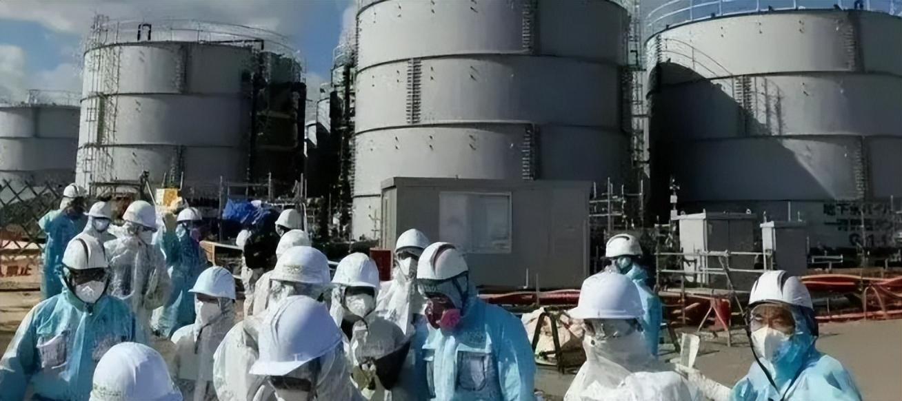 央視轟-20首飛，揭秘新一代戰(zhàn)略轟炸機(jī)的魅力，央視獨(dú)家揭秘，新一代戰(zhàn)略轟炸機(jī)轟-20首飛震撼登場(chǎng)！