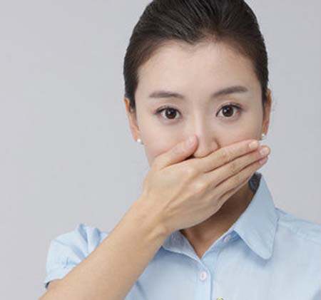 女性口臭的主要原因，女性口臭的主要原因解析