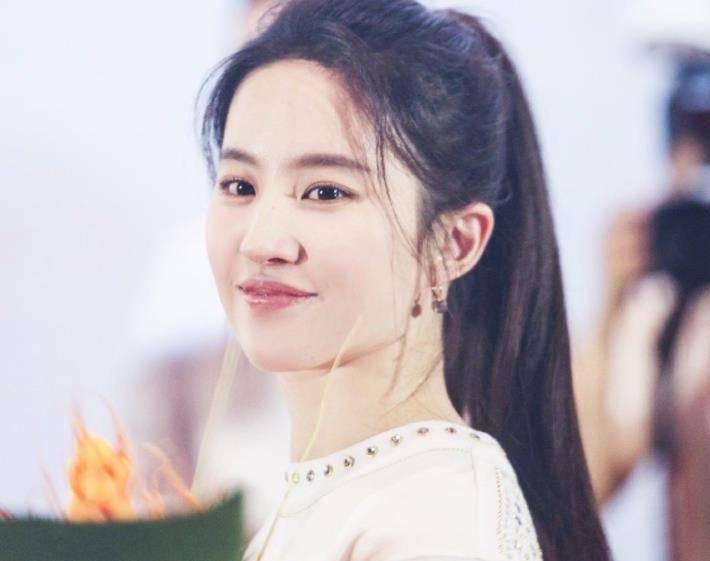 揭秘娛樂(lè)圈，為何圈內(nèi)人不追劉亦菲？，揭秘娛樂(lè)圈，為何明星不追求劉亦菲？