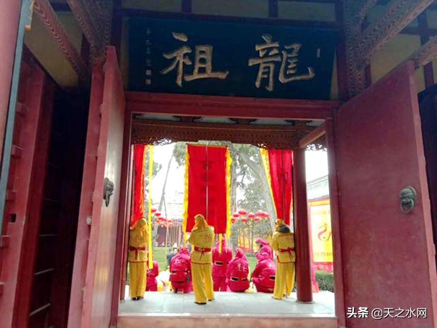 儀仗隊(duì)月薪多少？全面解析儀仗隊(duì)員的收入狀況，儀仗隊(duì)員收入全面解析，月薪究竟多少？