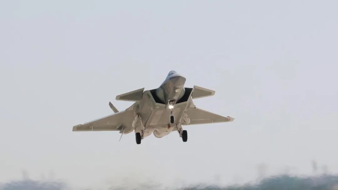 殲-100，中國航空工業(yè)的驕傲，殲-100，中國航空工業(yè)的輝煌驕傲