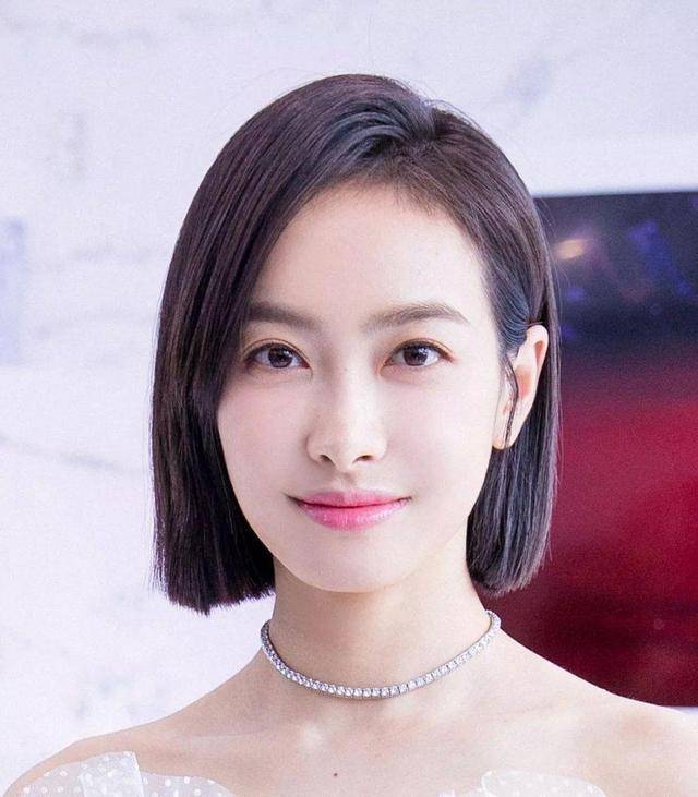 短發(fā)女明星的魅力與風(fēng)采，短發(fā)女明星的魅力與風(fēng)采展現(xiàn)，時(shí)尚風(fēng)采與個(gè)性魅力并存