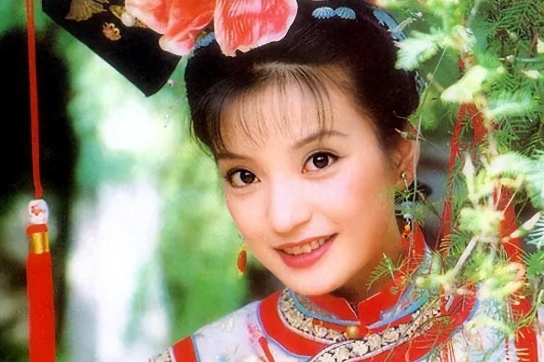 趙薇個(gè)人資料及圖片，探索影視界的璀璨明星，趙薇，影視界的璀璨明星及其個(gè)人資料與圖片探索