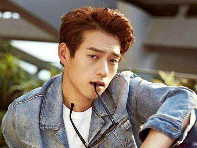 揭秘明星襠部平坦的秘密，真相大解密，揭秘明星襠部平坦的秘密，真相揭秘背后的秘密