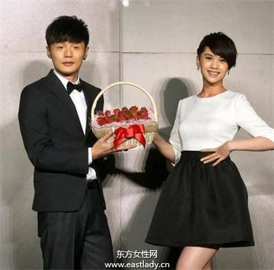 李榮浩和楊丞琳，揭秘兩位明星的個人資料，揭秘李榮浩和楊丞琳的明星人生，個人資料大解密