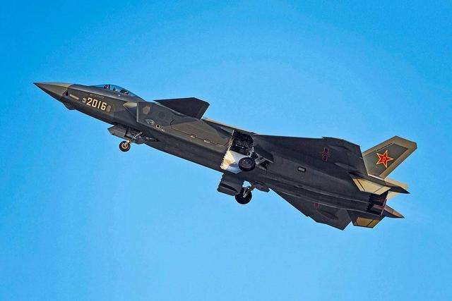 F22與殲20，誰的速度更勝一籌？，F(xiàn)22與殲20速度比拼，誰的速度更勝一籌？