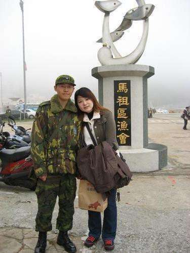 女朋友能否探望義務(wù)兵？解讀相關(guān)規(guī)定與考量因素，女朋友探望義務(wù)兵，規(guī)定與考量因素解析