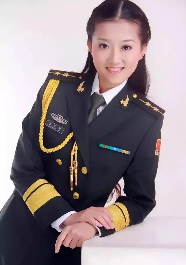 解放軍部隊(duì)最漂亮女兵，誰是最閃耀的星辰？，解放軍部隊(duì)最美女兵，星辰之耀，誰屬最閃耀？