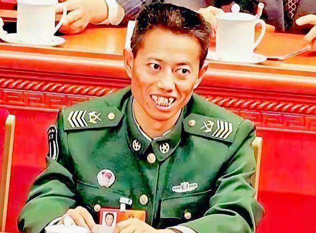 致敬英雄，軍士長(zhǎng)王忠心的卓越事跡與崇高精神，軍士長(zhǎng)王忠心卓越事跡與崇高精神，致敬英雄之魂