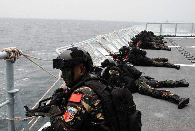海豹突擊隊遭遇中國特種部隊，東西方軍事精英的對決，東西方軍事精英對決，海豹突擊隊與中國特種部隊交鋒