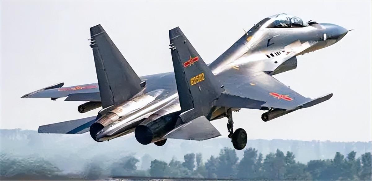 殲-16攔截外國飛機，國家安全的重要一環(huán)，殲-16攔截外國飛機，國家安全的關(guān)鍵行動