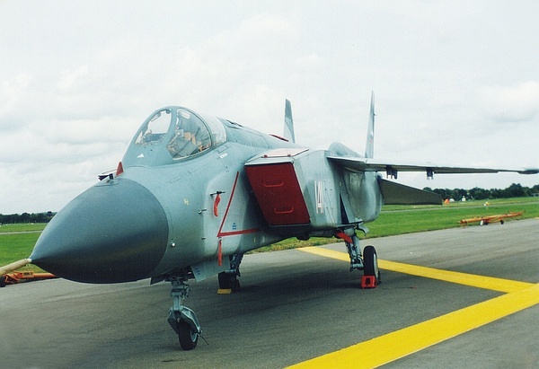 雅克-141戰(zhàn)斗機，速度與力量的完美結(jié)合，雅克-141戰(zhàn)斗機，速度與力量的巔峰之作