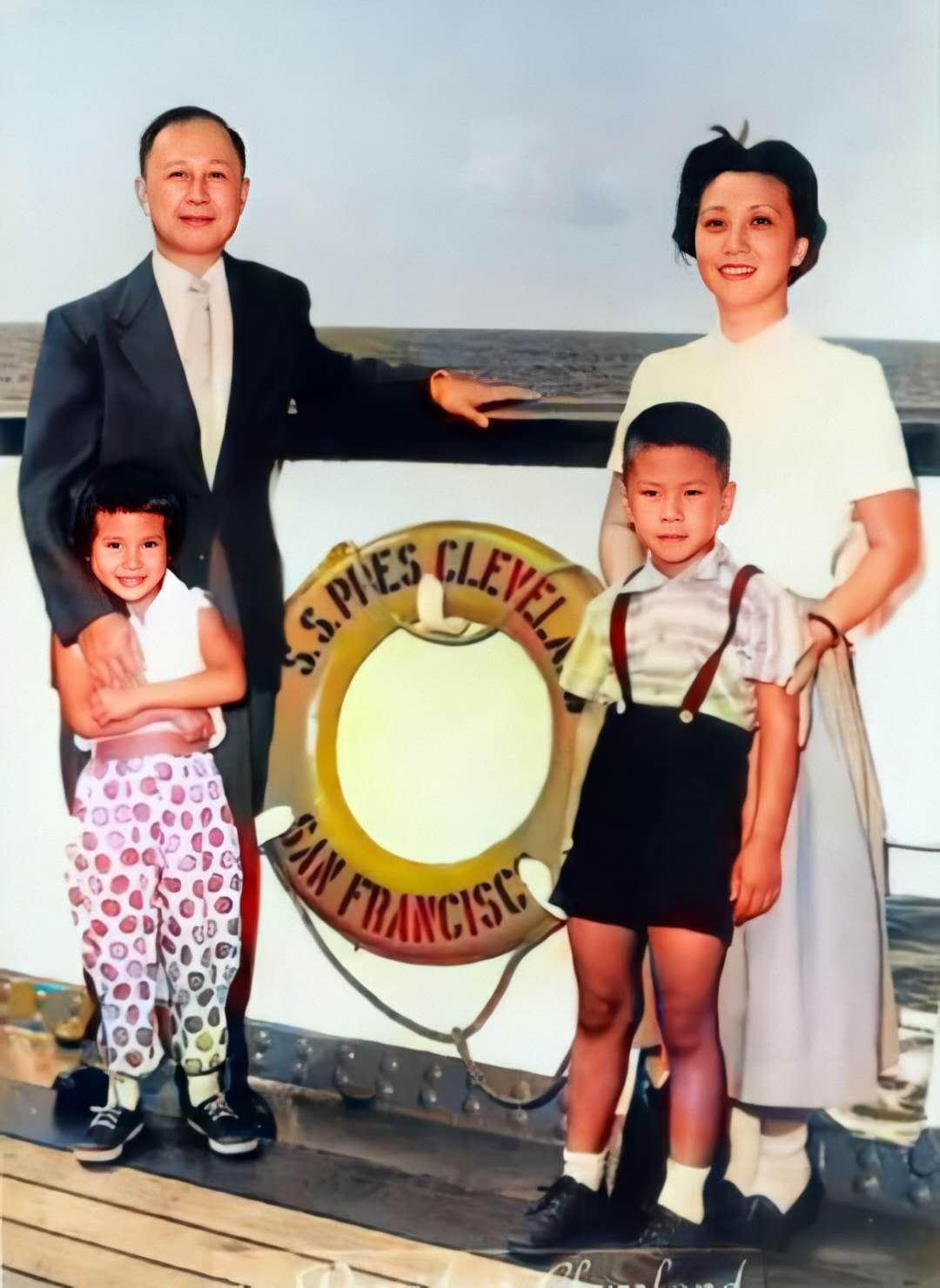 三軍儀仗隊(duì)圖片高清，展現(xiàn)榮耀與威嚴(yán)，三軍儀仗隊(duì)高清圖片展示，榮耀與威嚴(yán)的展現(xiàn)