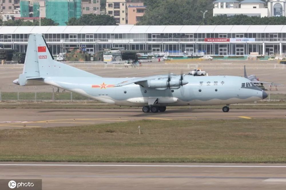 運(yùn)-14運(yùn)輸機(jī)的優(yōu)勢與特點(diǎn)，航空物流的新里程碑，運(yùn)-14運(yùn)輸機(jī)的優(yōu)勢與特點(diǎn)，航空物流新時(shí)代的里程碑