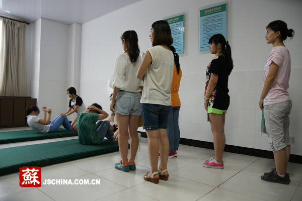 參軍體檢，哪些項(xiàng)目最易讓人擔(dān)憂與緊張？，參軍體檢，令人擔(dān)憂緊張的體檢項(xiàng)目有哪些？